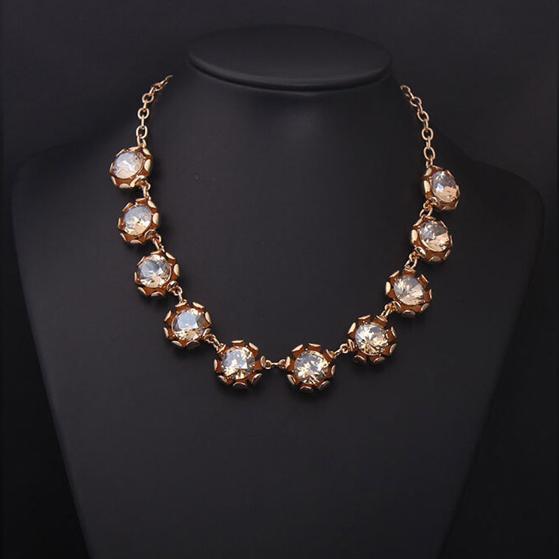 Women Accessories Dubai - Novo colar de cristal de luxo