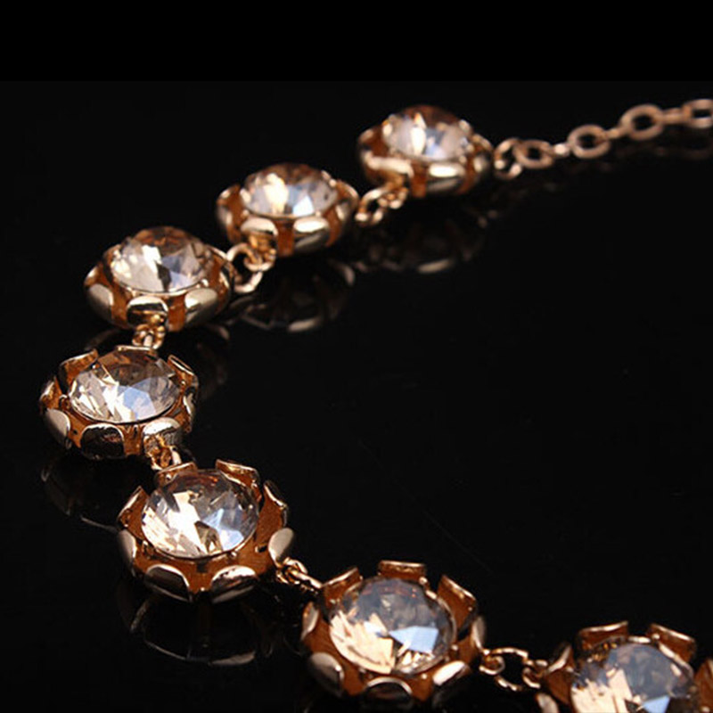 Novo colar de cristal de luxo  - Women Accessories Dubai avaliação e preço
